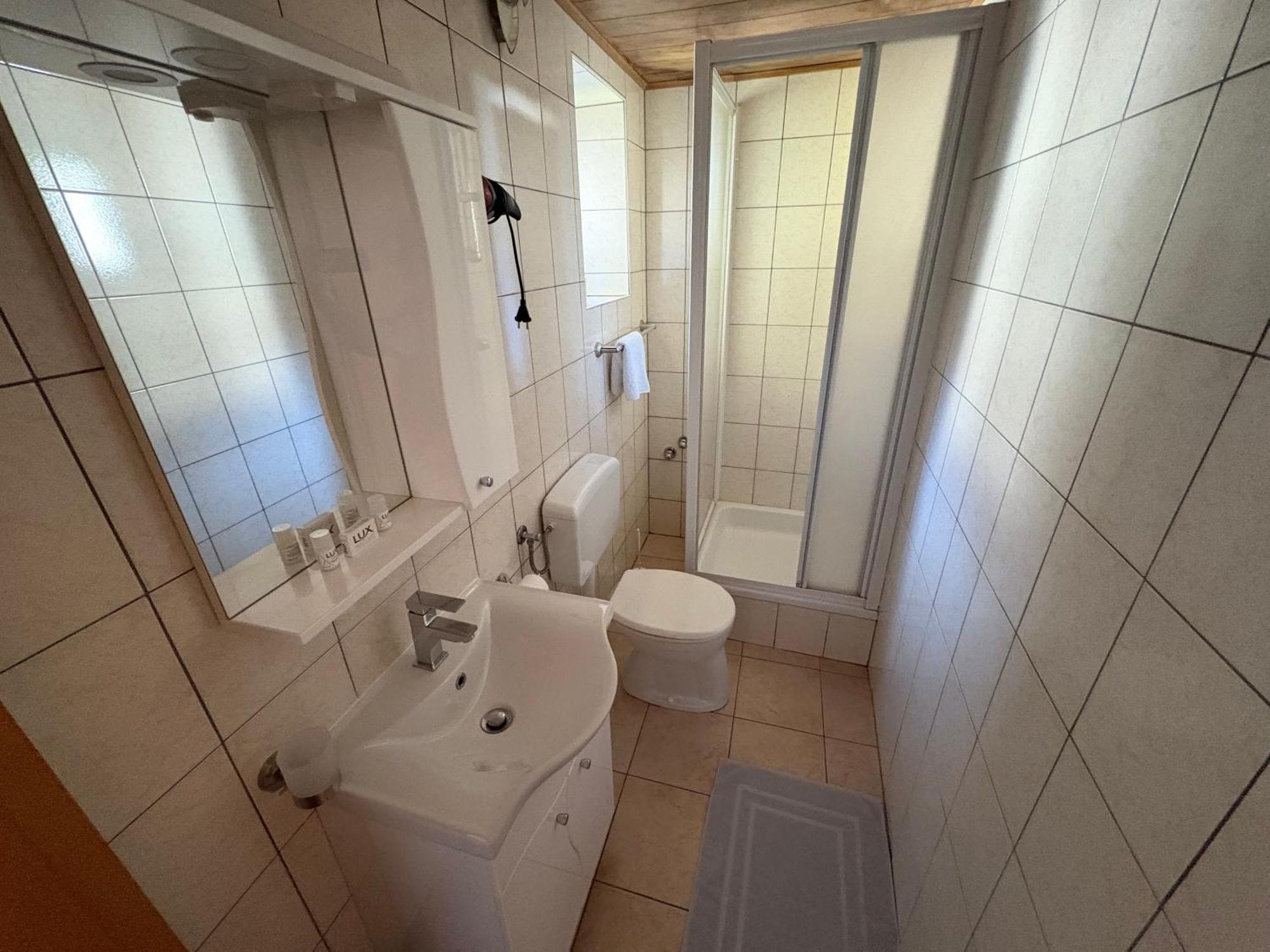 Gasthof Knezevic Leoben  Ngoại thất bức ảnh